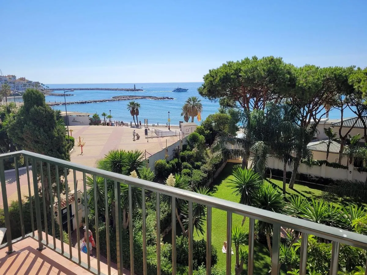 Beachfront Family Apartment In Puerto Banus Marbella Spanien